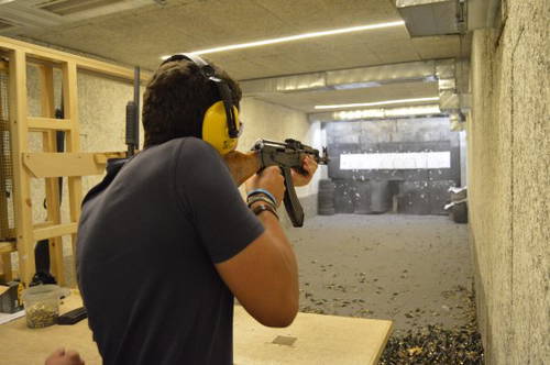 Shooting AK47 - 2 armes