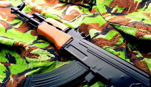 Shooting AK47 4 armes